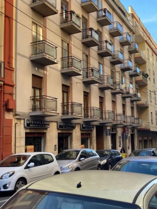 Fondo commerciale in affitto a Cagliari (CA)