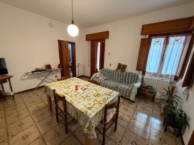 Appartamento in Vendita a Uta