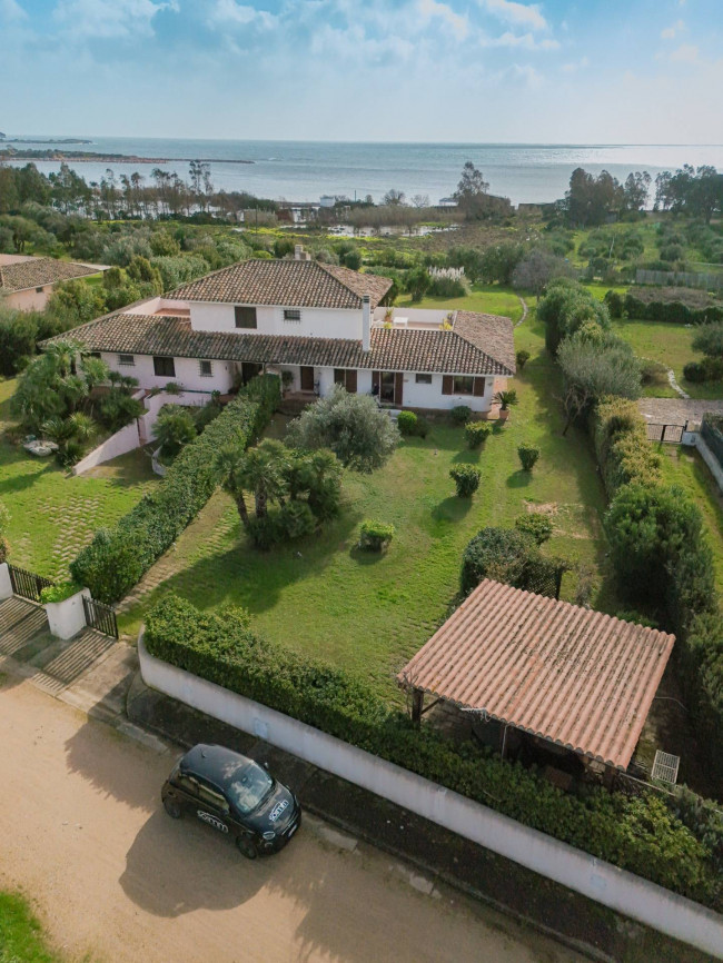 Villa Bifamiliare in Vendita a Pula