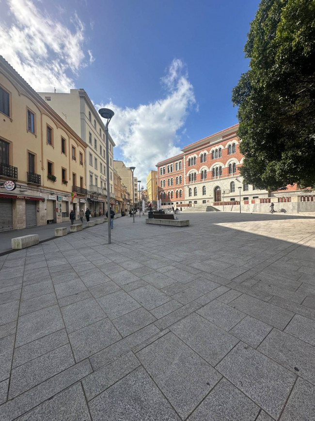Locale commerciale in Vendita a Cagliari