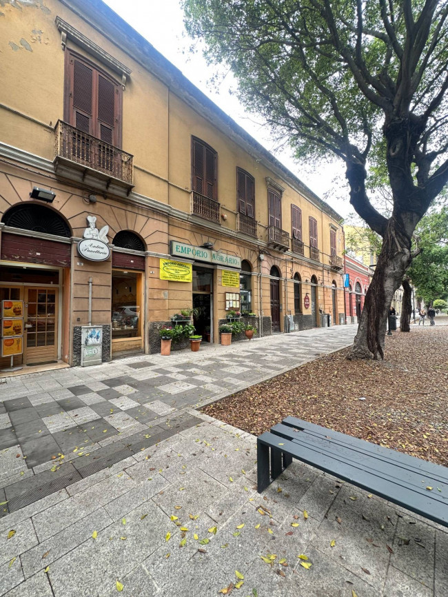 Locale commerciale in Vendita a Cagliari