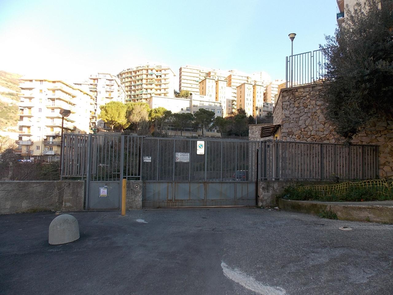 Garage/Box/Posto auto in affitto a Oregina, Genova (GE)