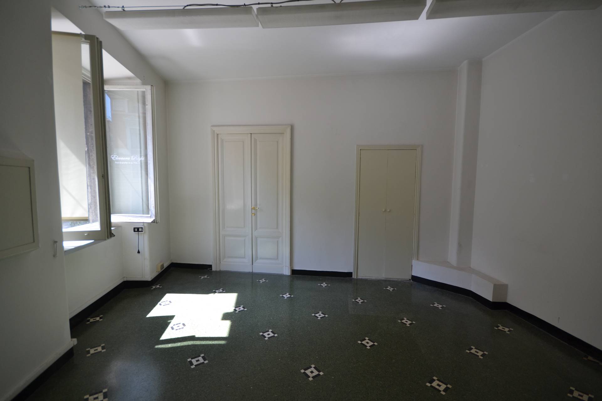 Ufficio - Loc.Com. GENOVA affitto  Centro  Centro Storico Uno s.a.s.