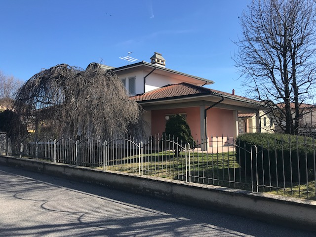  pontoglio vendita quart:  fondo casa palazzolo sull