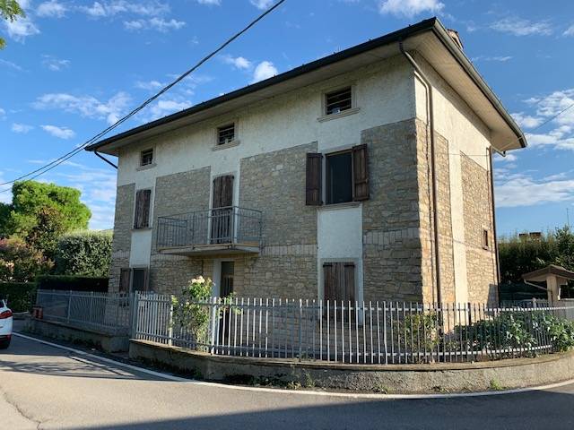 Villa CAROBBIO DEGLI ANGELI vendita    Fondo Casa Palazzolo sull