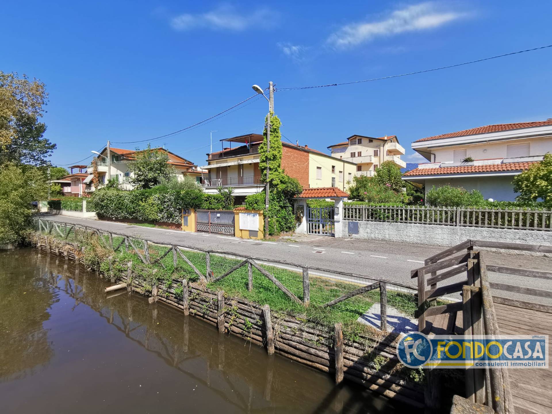  massa vendita quart: marina di massa massa