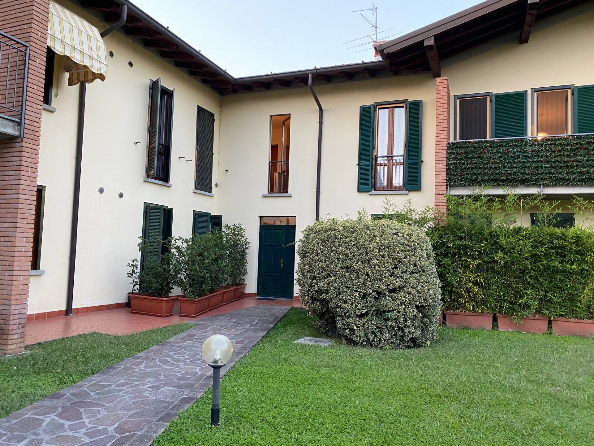 Appartamento COLOGNE vendita    Fondo Casa Palazzolo sull