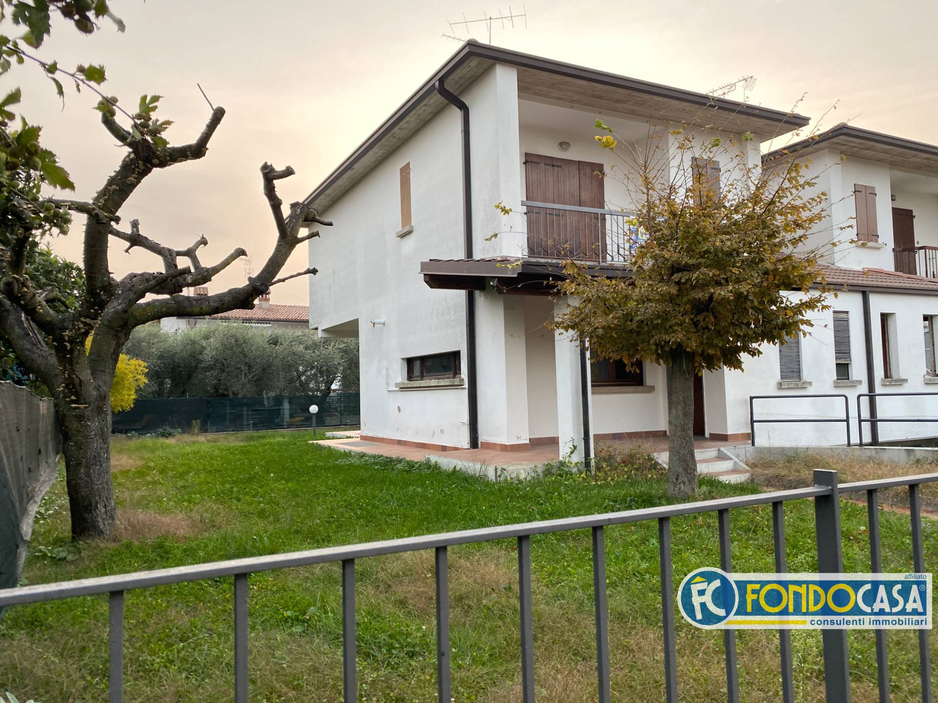 Villa PUEGNAGO SUL GARDA vendita  Raffa  DESENZANO DEL GARDA