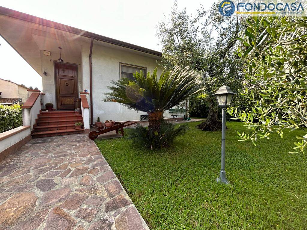 Villa in vendita a Massarosa (LU)