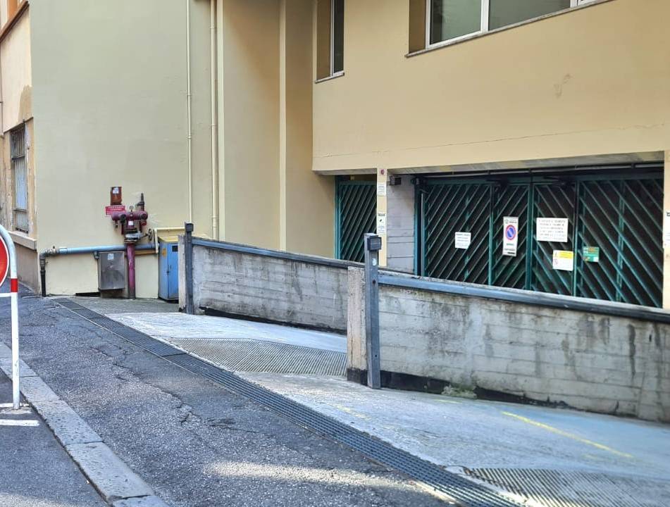 Garage/Box/Posto auto in vendita a Sampierdarena, Genova (GE)