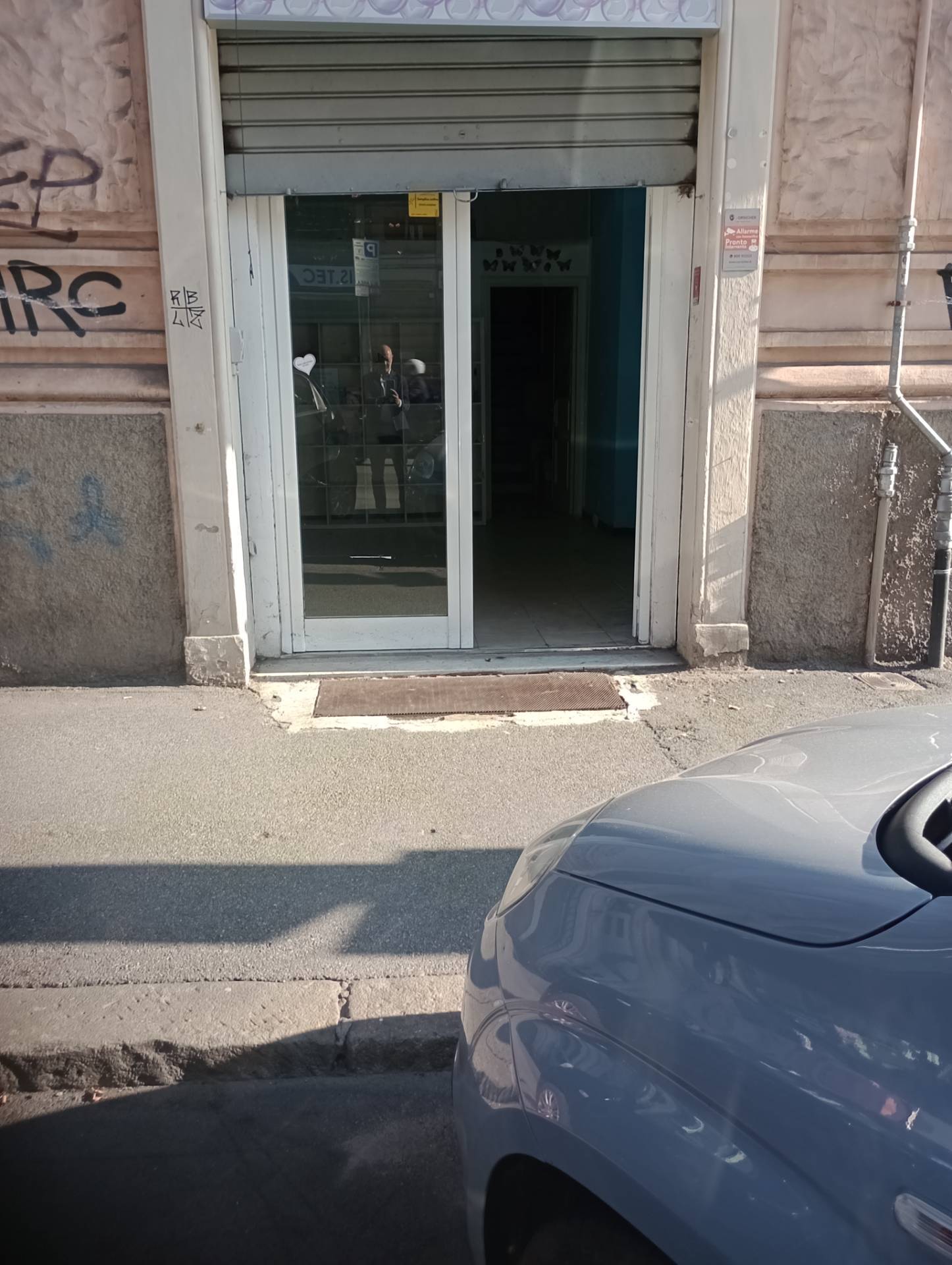 Fondo commerciale in affitto a San Fruttuoso, Genova (GE)