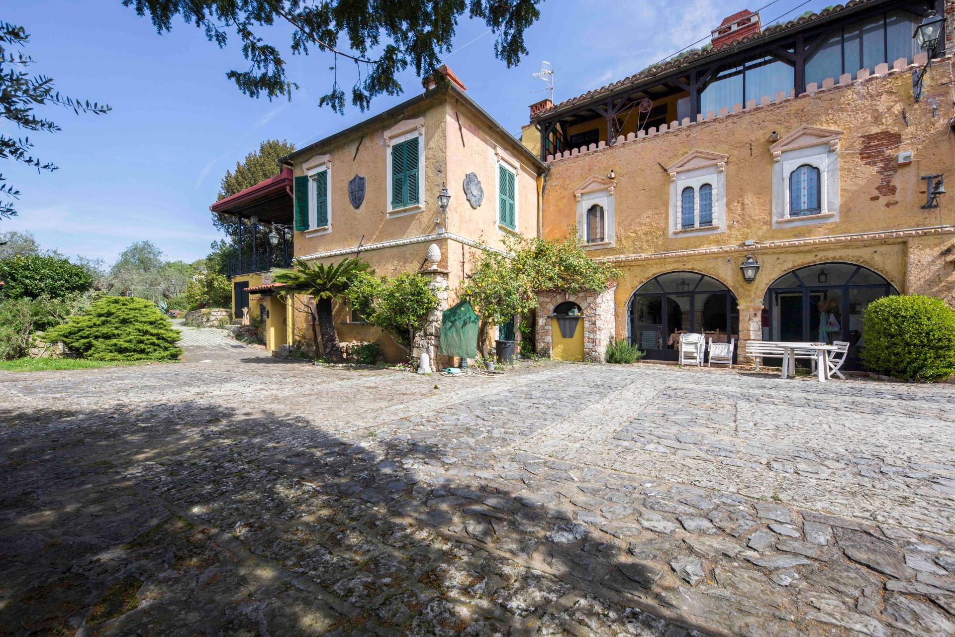 Villa in vendita a Finale Ligure (SV)