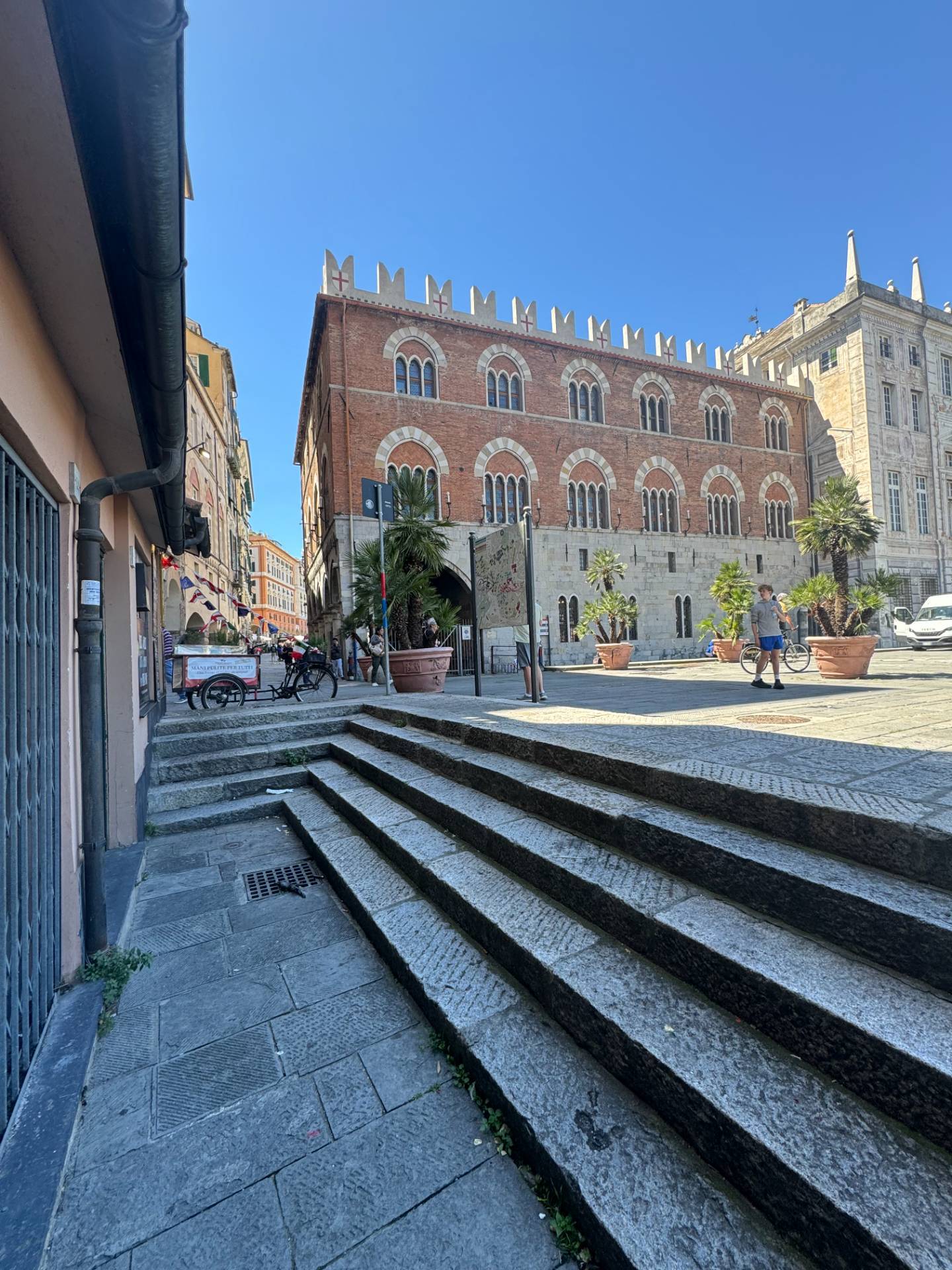 Fondo commerciale in vendita a Centro Storico, Genova (GE)