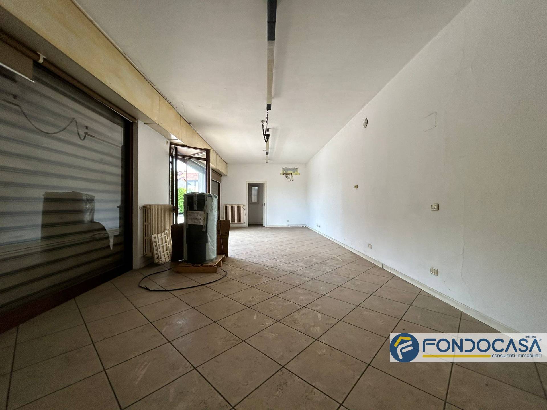 Fondo commerciale in affitto a Palazzolo Sull'oglio (BS)