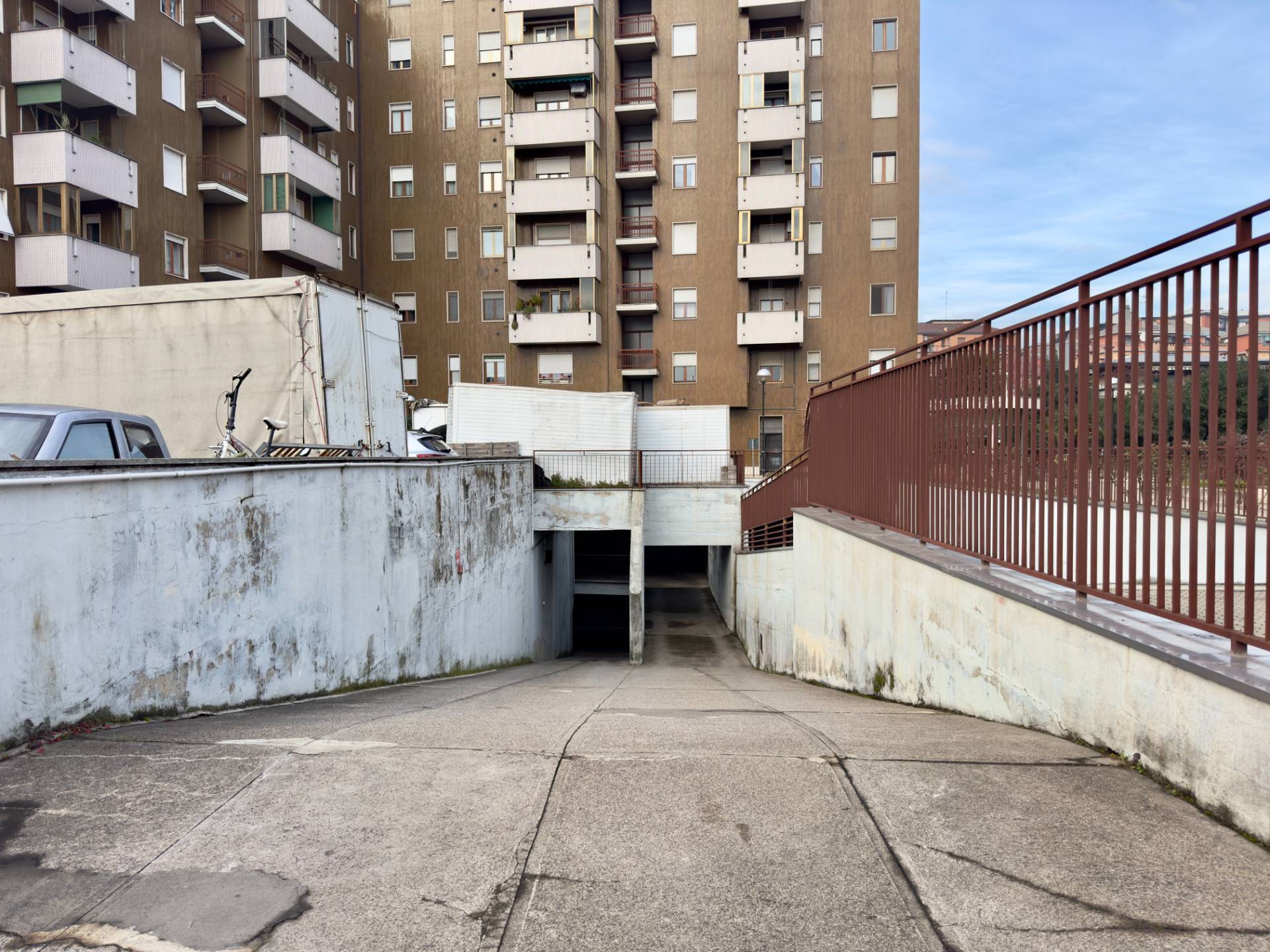 Garage/Box/Posto auto in vendita a Sesto San Giovanni (MI)