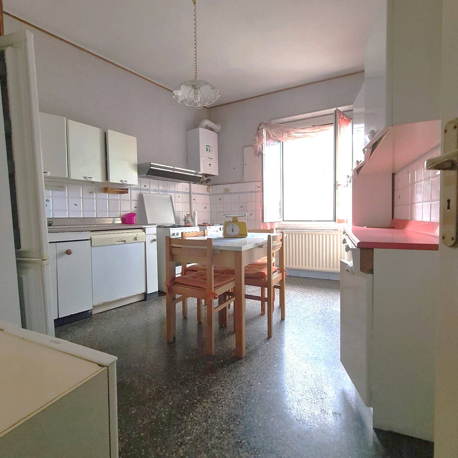Appartamento in vendita a Genova (GE)