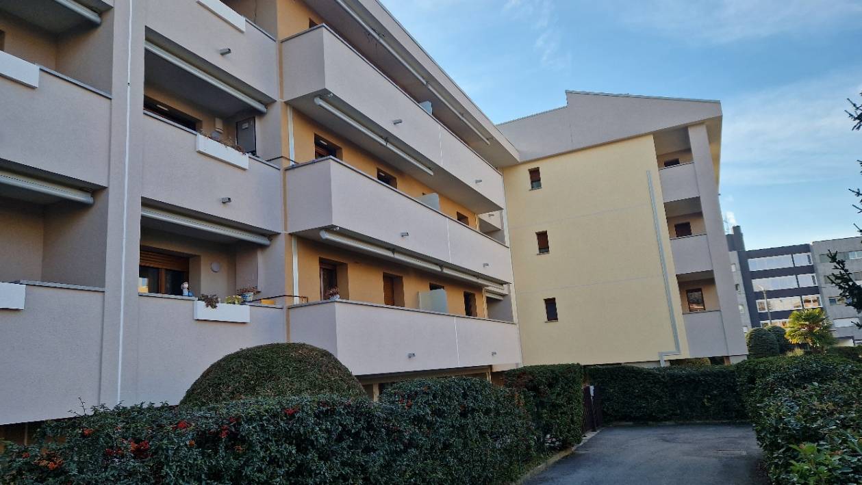 Vendita Quadrilocale Appartamento Como via venturino 16 545480