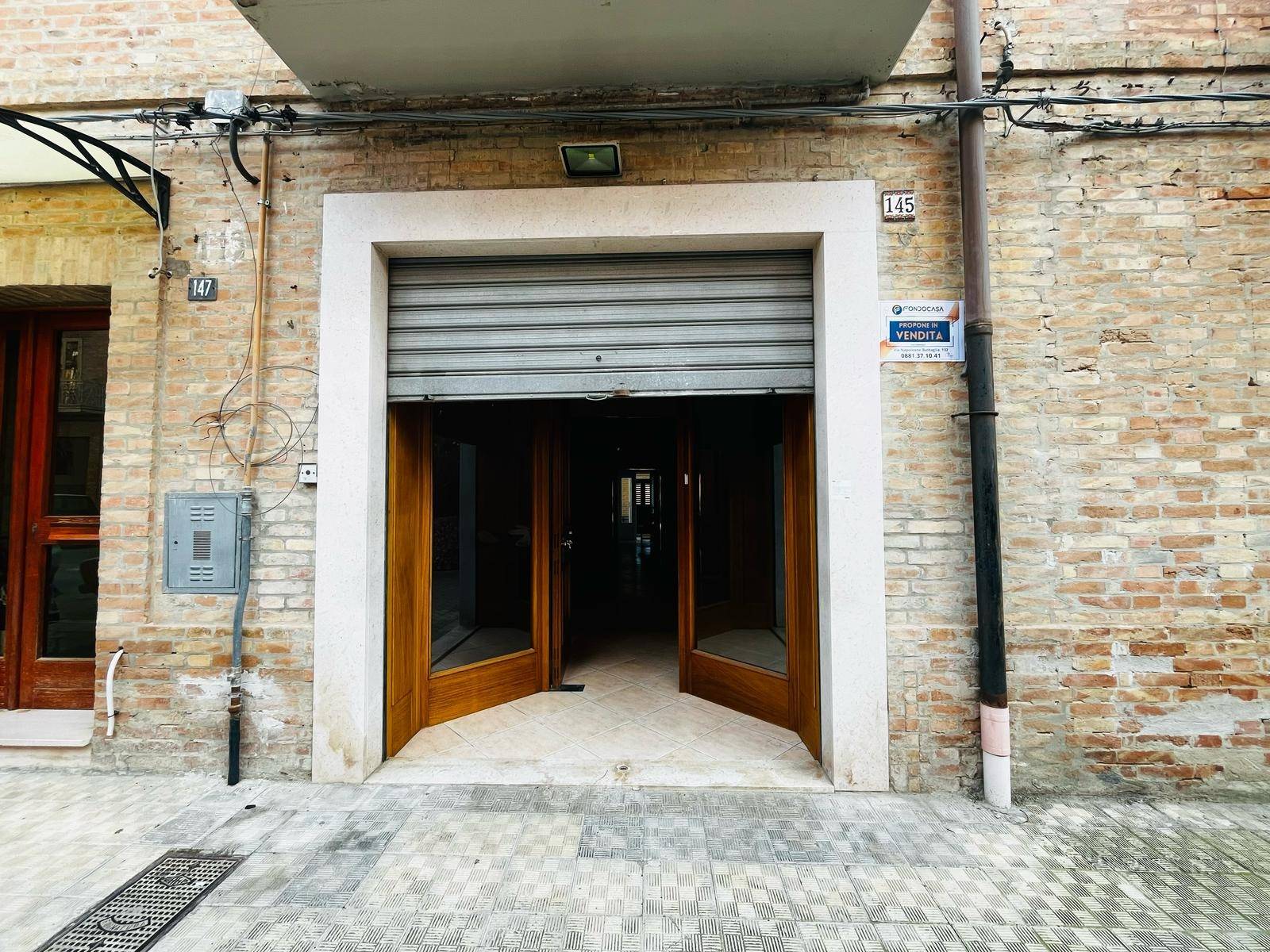 Magazzino in vendita a Lucera (FG)