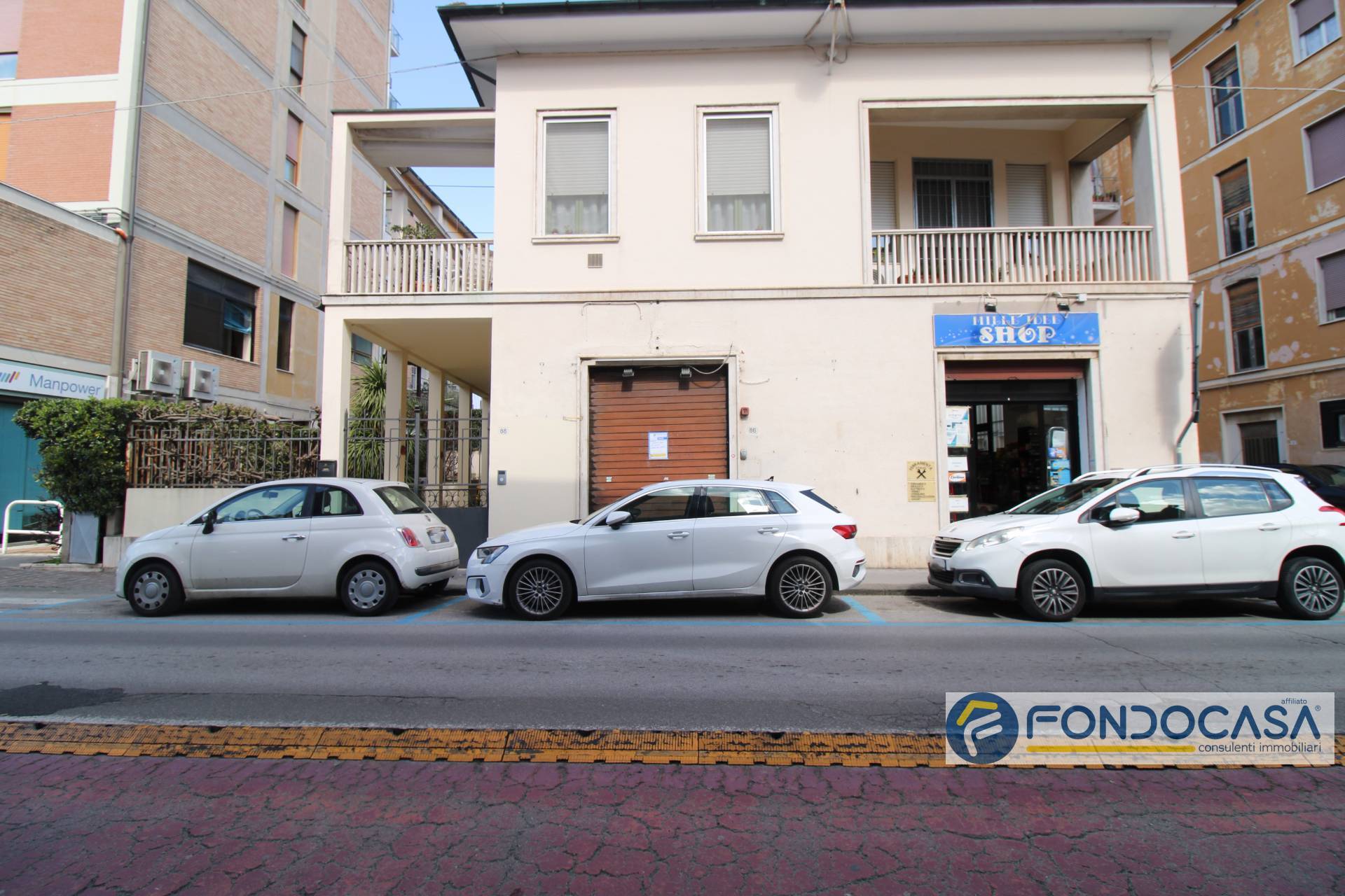 Fondo commerciale in vendita a Pontedera (PI)