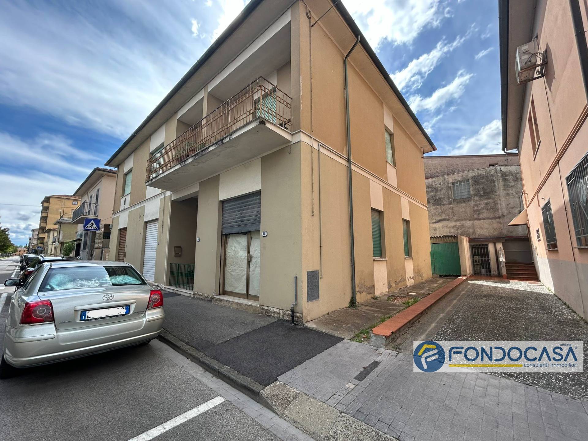 Fondo commerciale in vendita a Ponsacco (PI)