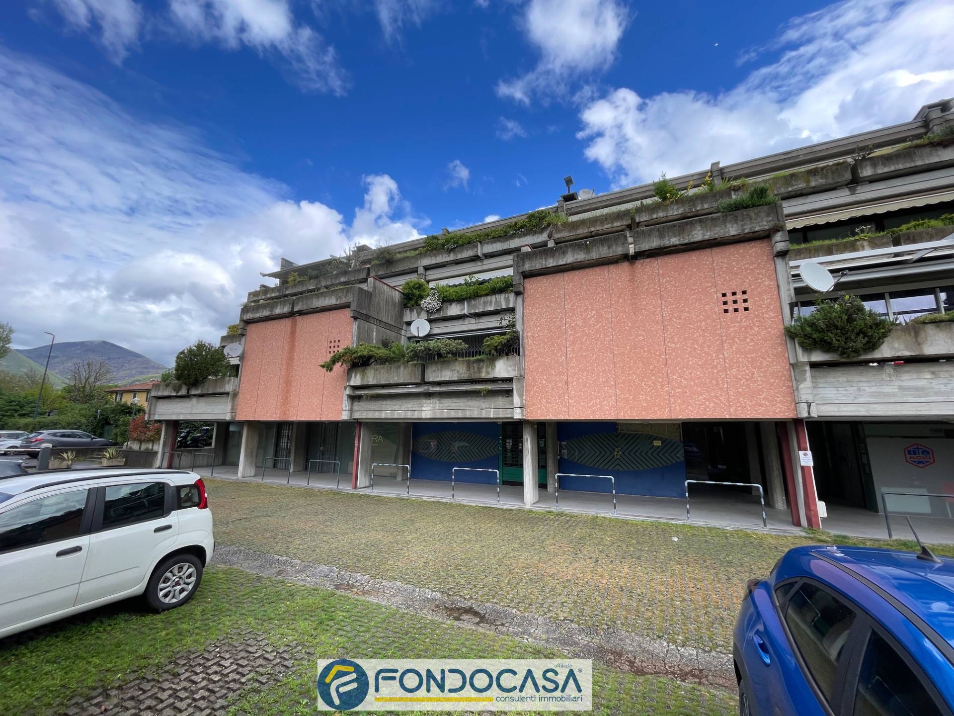 Fondo commerciale in vendita a Iseo (BS)