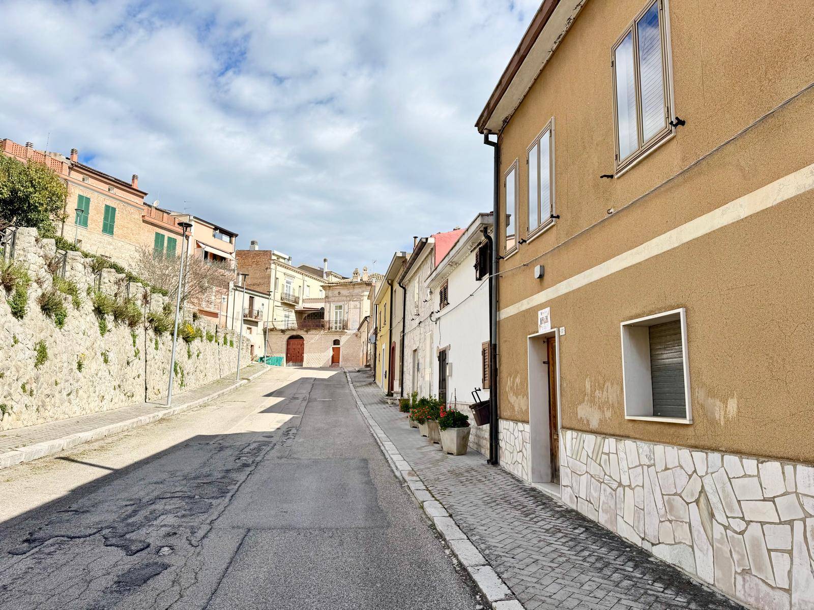 Casa indipendente in vendita a Castelnuovo Della Daunia (FG)