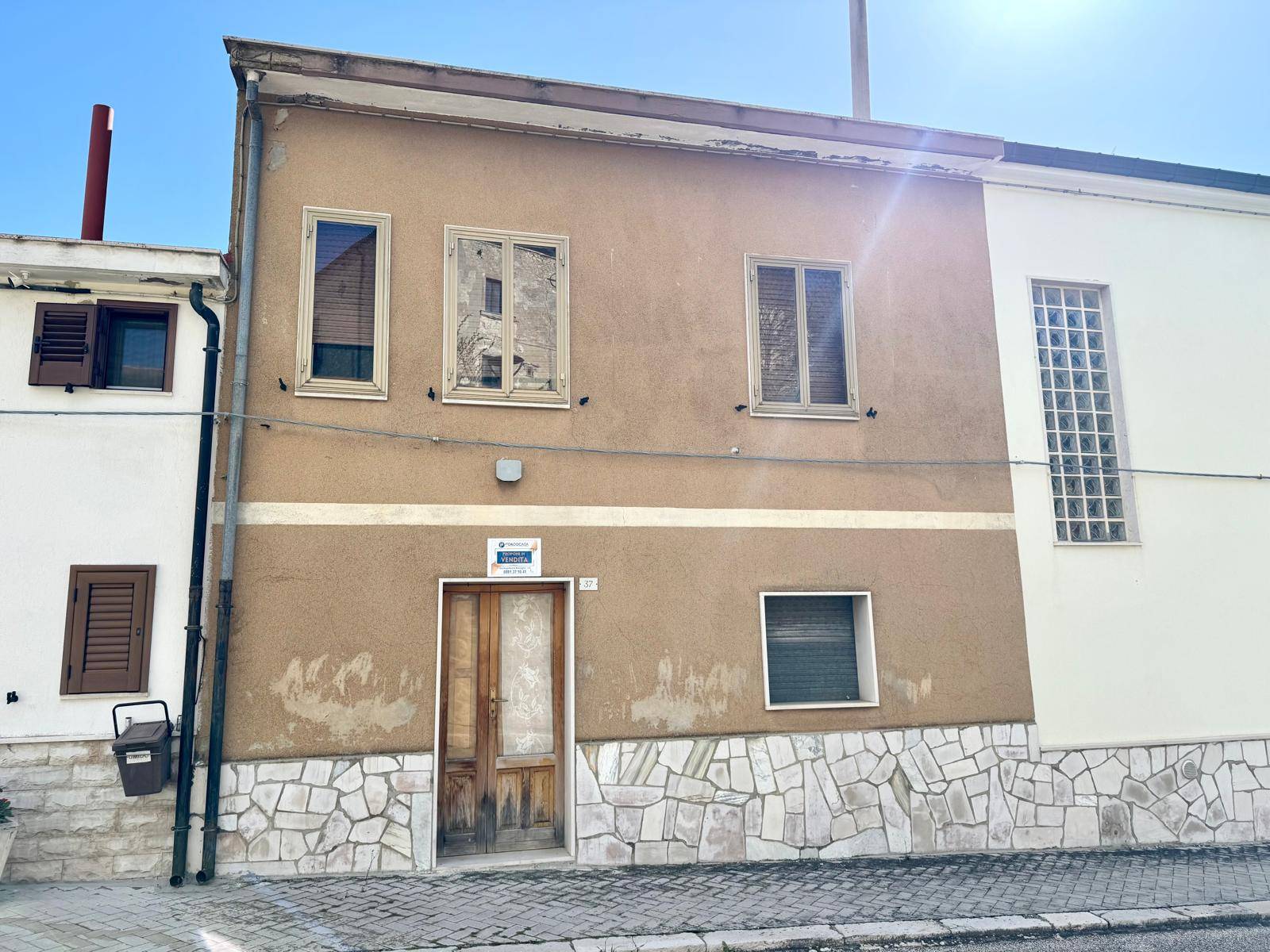Casa indipendente in vendita a Castelnuovo Della Daunia (FG)