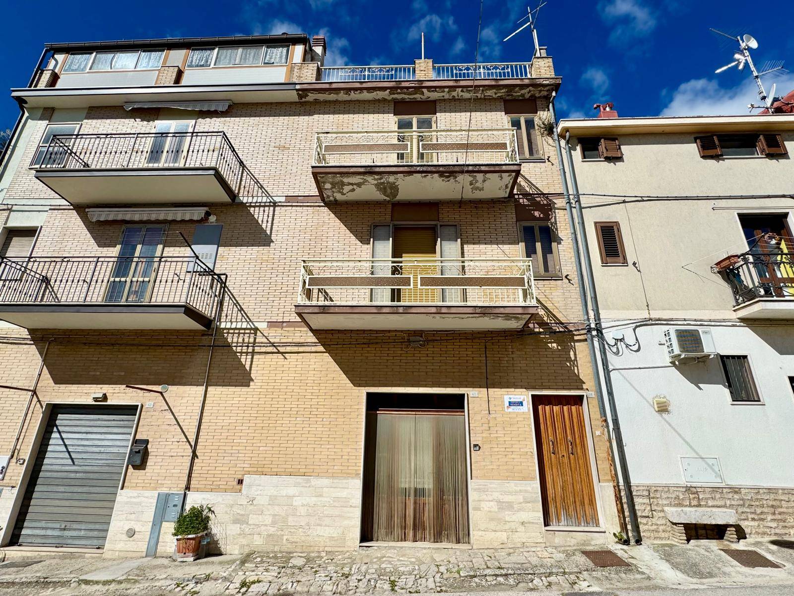 Casa indipendente in vendita a Castelnuovo Della Daunia (FG)