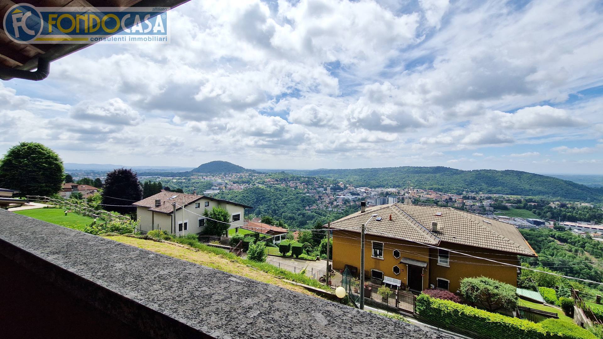 Villa in vendita a Tavernerio (CO)