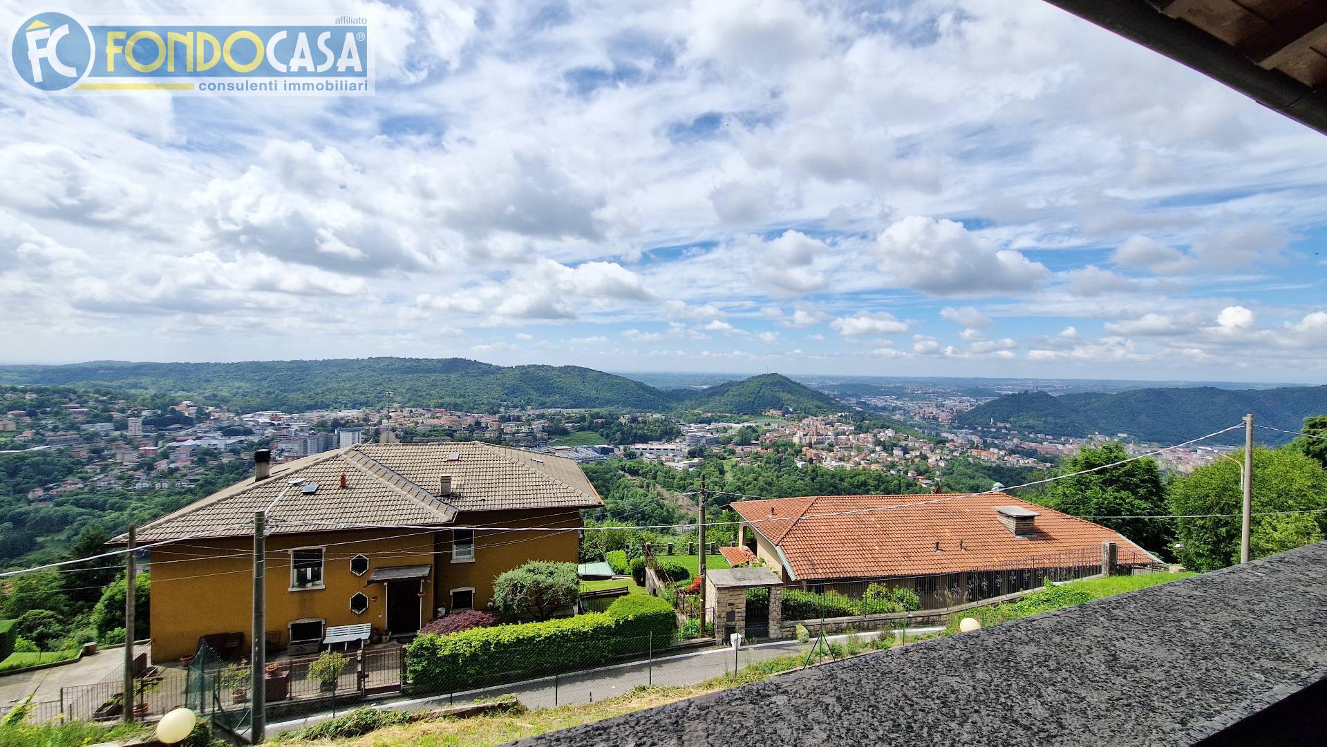 Villa in vendita a Tavernerio (CO)