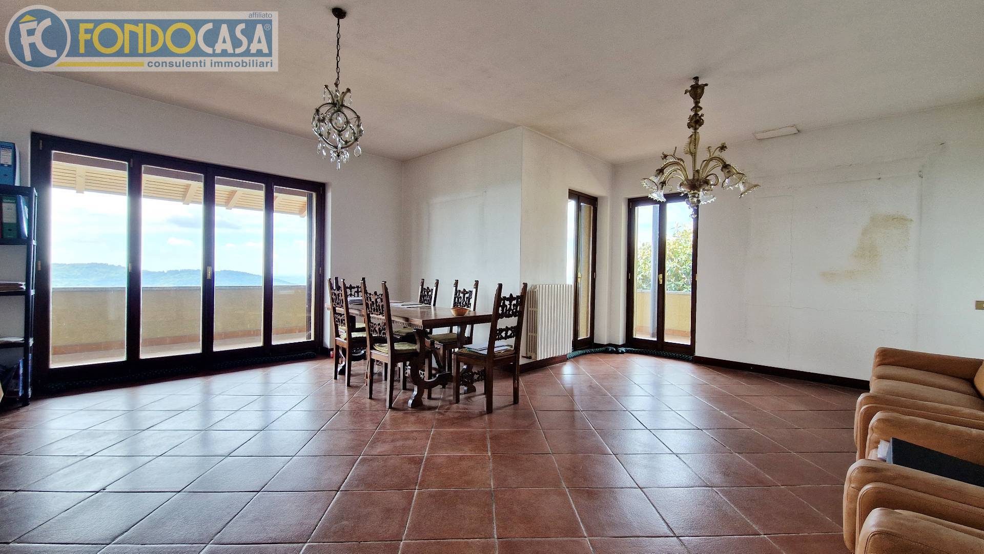Villa in vendita a Tavernerio (CO)