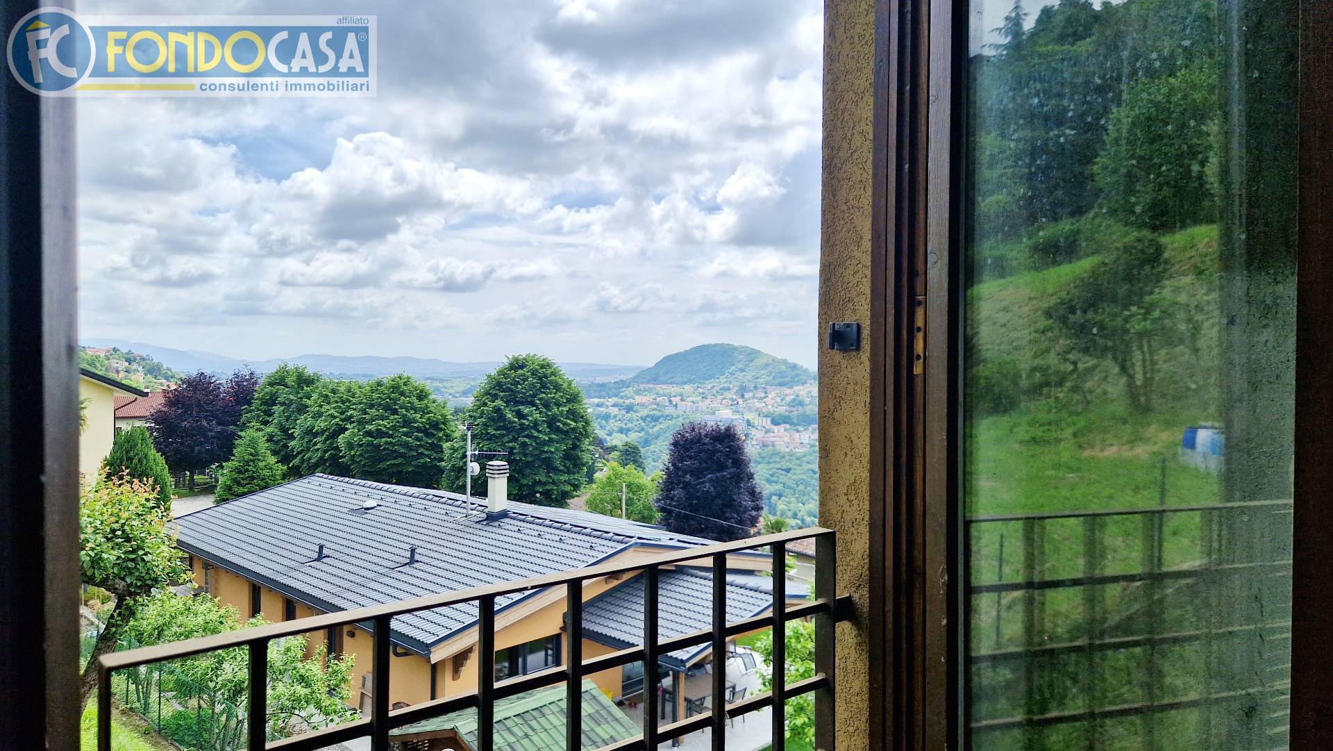 Villa in vendita a Tavernerio (CO)
