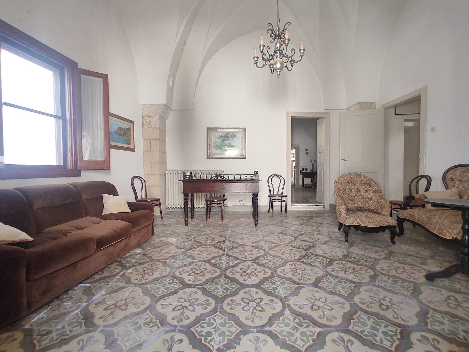 Foto - Palazzo Intero Stabile In Vendita A Nociglia