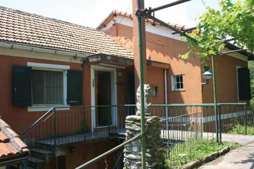 Casa semi-indipendente in vendita a Pedemonte, Serra Riccò (GE)