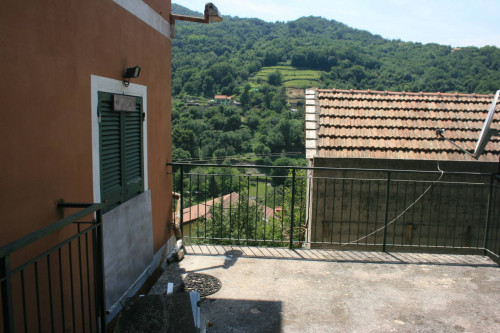 Casa semi-indipendente in vendita a Pedemonte, Serra Riccò (GE)