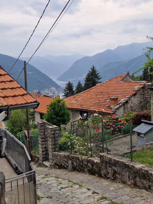 Casa semi-indipendente in vendita a Torno (CO)