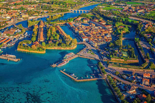 Attività commerciale in vendita a Peschiera Del Garda (VR)