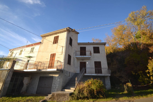 Casa semi-indipendente in vendita a Vallosi, Morbello (AL)