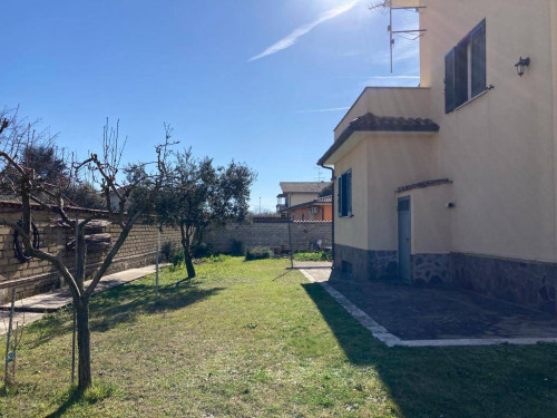 Villa in vendita a Labico (RM)