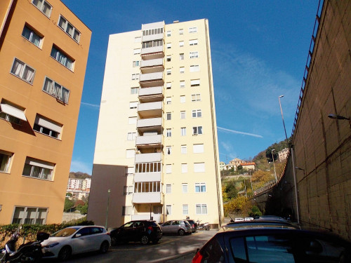 Appartamento in vendita a Oregina-granarolo, Genova (GE)
