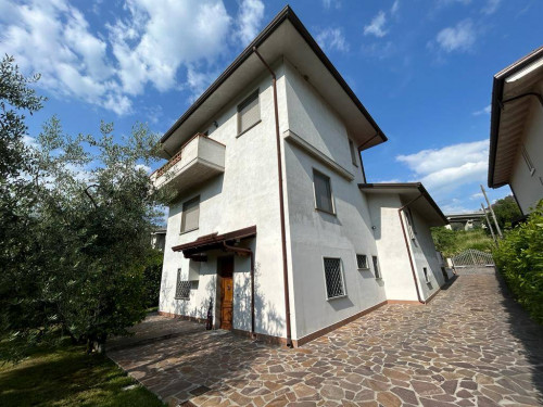 Villa in vendita a Massarosa (LU)