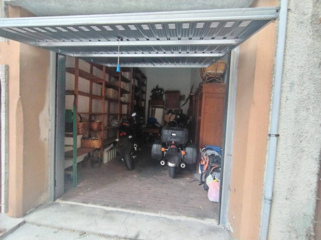 Garage/Box/Posto auto in vendita a Sestri Ponente, Genova (GE)