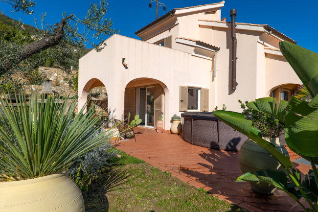 Villa in vendita a Ranzi, Pietra Ligure (SV)