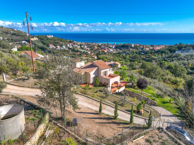 Villa in vendita a Ranzi, Pietra Ligure (SV)