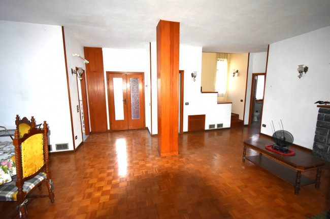 Villa in vendita a Cainallo, Esino Lario (LC)