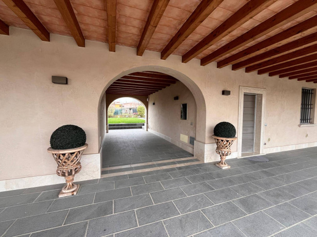 Villa in vendita a Rovato (BS)