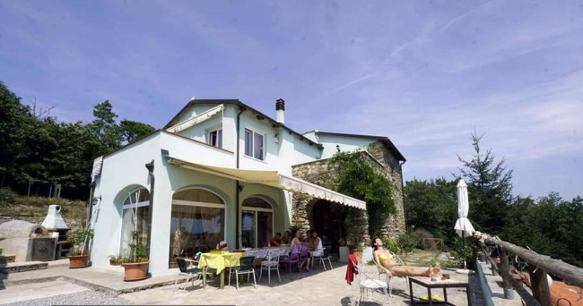 Casa indipendente in vendita a Calice Ligure (SV)