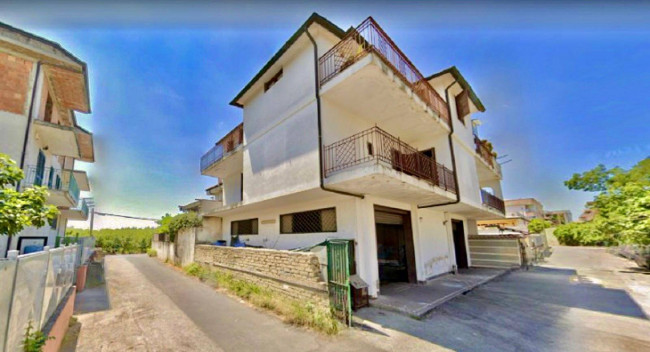 Casa indipendente in vendita a Giugliano In Campania (NA)