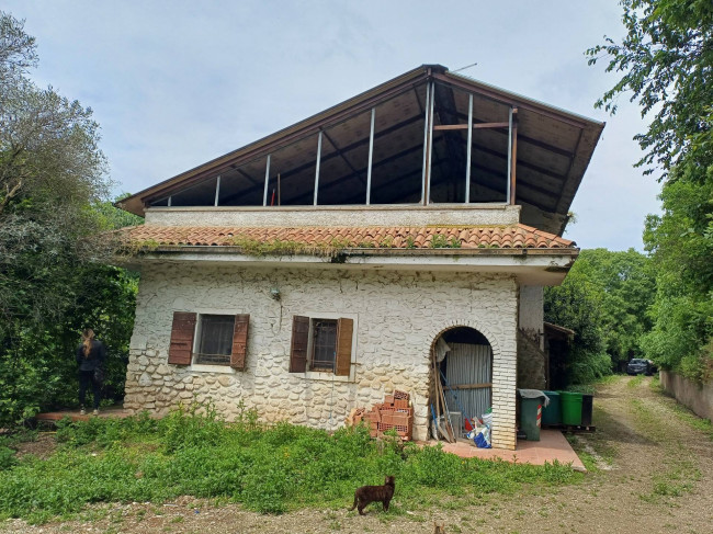 Rustico in vendita a Ponti Sul Mincio (MN)