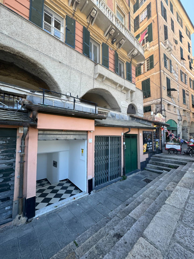 Fondo commerciale in vendita a Centro Storico, Genova (GE)